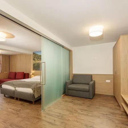 Otel Kirchenwirt Schladming